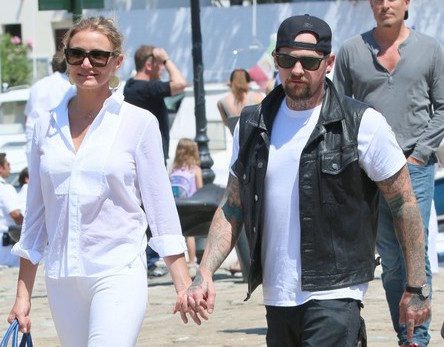 CAMERON DIAZ + BENJI MADDEN ARE ENGAGED! | Red Carpet Roxy