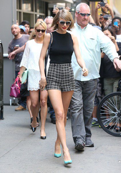 Taylor Swift Wearing High Heels