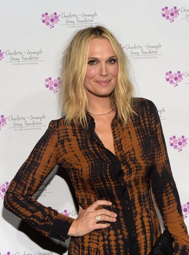 Molly Sims at the Cure Batten Fundraiser